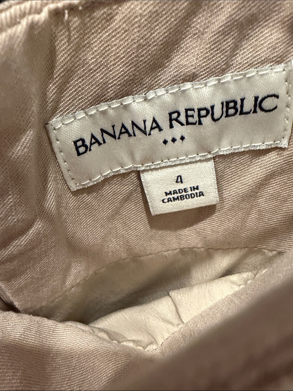 Banana Republic Pleated Mini Skirt in Light Beige - Picture 2 of 3